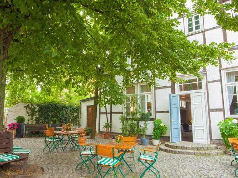 Landgasthaus & Hotel Lindenhof Königslutter am Elm Exterior photo